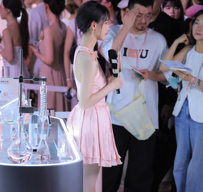 2053陈都灵倩碧站台105p