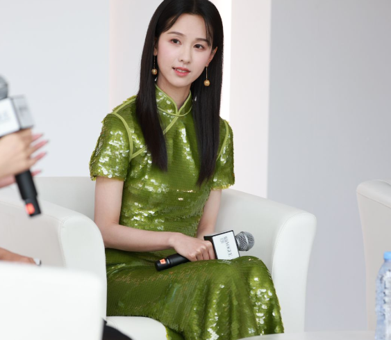 陈都灵 绿色旗袍105P
